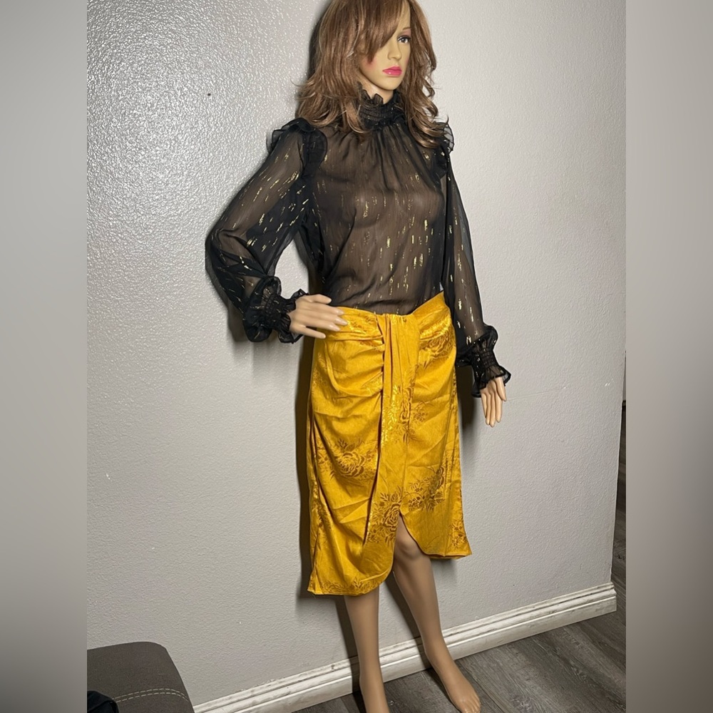 Shein medium size outfit black,gold,yellow skirt
